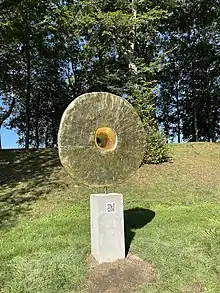 sculpture, le troisième œil, parc des quinconces à semur en Auxois