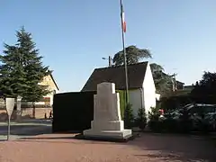 Monument aux morts du massacre de Troissereux