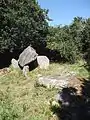 Dolmen de Tronval, vu de l'Est (profil)