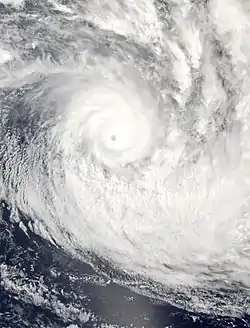 Cyclone Heta à son maximum.