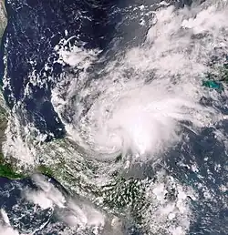 Tempête tropicale Chantal au-dessus de la péninsule du Yucatán