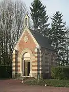 Vue de la chapelle du  parc du château.