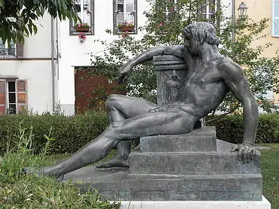 Oreste réfugié à l'autel de Pallas, bronze, Troyes, place Saint-Nizier.