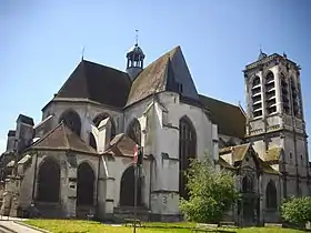 et au nord avec la tour,