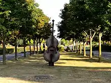 Sculpture à l'entrée sud de la commune.