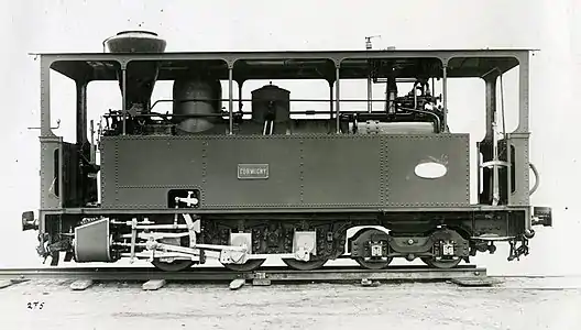 Vue latérale d'une locomotive 032 T construite par les Ateliers de construction du Nord de la France de Blanc-Misseron (ANF) en 1901 pour les Chemins de fer du Calvados (CFC).