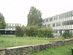 Tucquegnieux plateau, le collège d'enseignement secondaire Joliot-Curie.