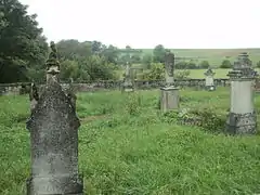 Tucquegnieux village, tombes du vieux cimetière.