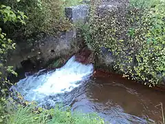 Tucquegnieux village, sortie des eaux d'exhaure dans le ruisseau du Nouillant.