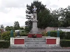 Monument aux morts.