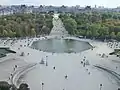 Perspective vers l'est avec palais du Louvre.