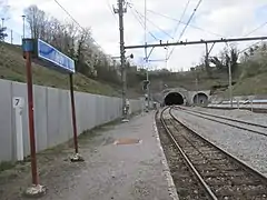 Tunnels ferroviaires de Huy (ancien et actuel).