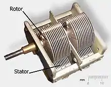 Condensateurs variables à air.