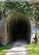 Tunnel de Rimont long de 829 m dorénavant emprunté par la voie verte et éclairé au besoin.