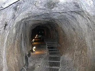 Intérieur du tunnel d'Eupalinos.