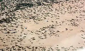 Une vue à vol d'oiseau d'un village Turkana