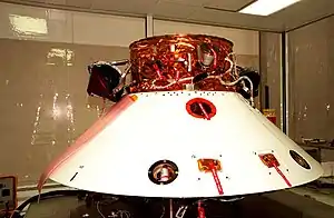 Mars Polar Lander assemblé avec les deux sondes Deep Space 2.