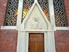Tympan du portail latéral ouest dédié à saint Pierre.