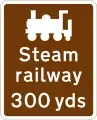 L'attraction touristique du chemin de fer à vapeur à 300 yards devant nous.