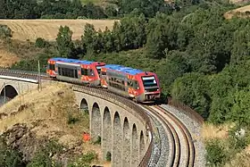 Le viaduc et TER fin juillet 2015.