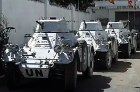 Daimler Ferret népalais en patrouille au sein de l'ONU