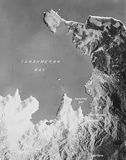 Carte de la baie de Tanahmerah montrant les zones de débarquement lors de la bataille de Hollandia en 1944
