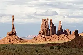 Vue du Totem Pole, à gauche.