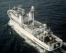 Le USNS Stalwart (T-AGOS-1) en 1986, il est spécialisé dans la détection des sous-marins.