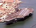 L'USS Carl Vinson à quai à San Diego.