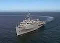 L'USS Duluth au large de San Diego (21 février 2004).