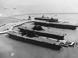 Les porte-avions USS Saratoga (classe Lexington), USS Enterprise (classe Yorktown), USS Hornet (classe Essex) et USS San Jacinto (classe Independence)