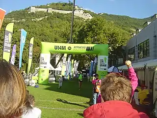 Le fort de la Bastille au-dessus de l'arrivée à Grenoble.