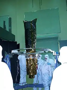 UVOT en cours d'intégration dans l'observatoire spatial Swift.