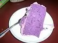 Gâteau fait avec de l'ube.