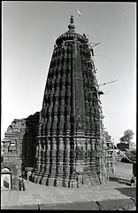 Le Udayeshvara, Udaipur, Madhya Pradesh. Paramara, 3e quart XIe siècle. Grès rouge