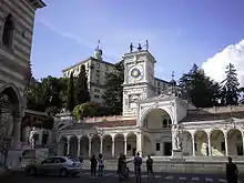 Udine : le piazza Libertà et le château.