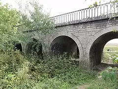 Le viaduc à quatre arches d'Ugny-sur-Meuse.