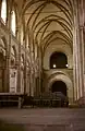 Nef de l'abbatiale Sainte-Marie (côté ouest) avant les travaux de restauration (août 1971)