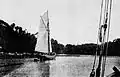 Un chaland sur la rivière de Quimper en 1928 (photographie)