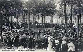 Un concert au kiosque Montplaisir vers 1908.