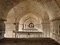 Arches sous le pont Khadjou.