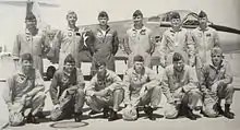 Photographie en noir et blanc de la classe 64-C de l'école des pilotes d'essai de l'United States Air Force.