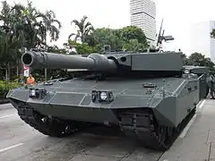Un Leopard 2SG singapourien recouvert d'un surblindage composite AMAP-B fabriqué par IBD Deisenroth Engineering.
