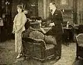Anna Lehr et Taylor Holmes, dans le film Le monde à l'envers (en), en 1919.