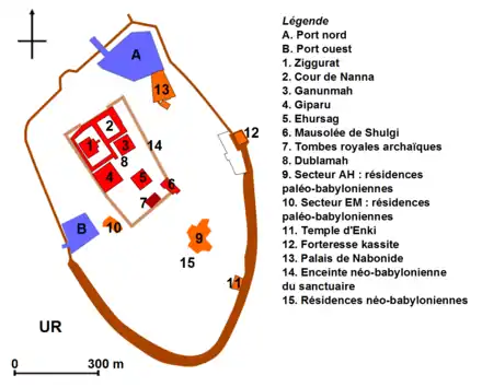Plan simplifié du site d'Ur. Les bâtiments figurés dans le quartier sacré, en rouge, correspondent aux périodes d'Ur III et d'Isin-Larsa (XXIe – XVIIIe sièclee av. J.-C.).