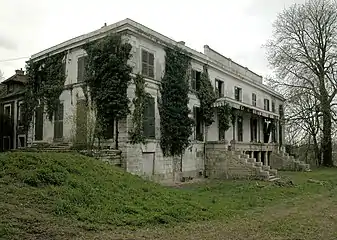 Le château des Montjean.