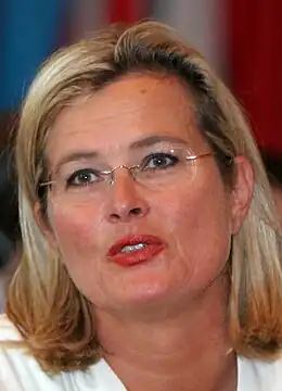 Ursula Plassnik, ancienne ministre des Affaires étrangères de l'Autriche, ancienne de la promotion Salvador de Madariaga 1979-1980.