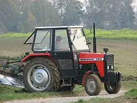 Massey Ferguson 235