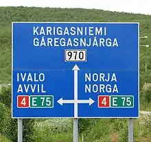 Signalisation bilingue en finnois et en same à Utsjoki.