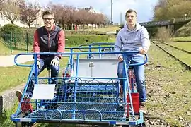 Une des 15 cyclo-draisines du Vélorail normand de Condé-sur-Vire.